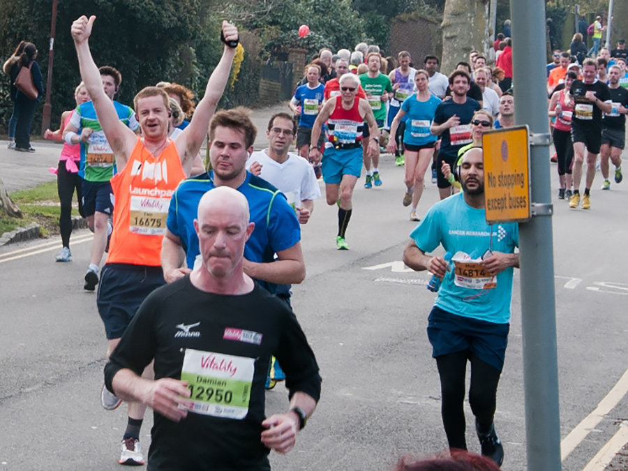 people running in marathon