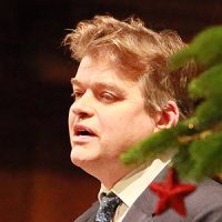 people-earlofcarnavon man talking